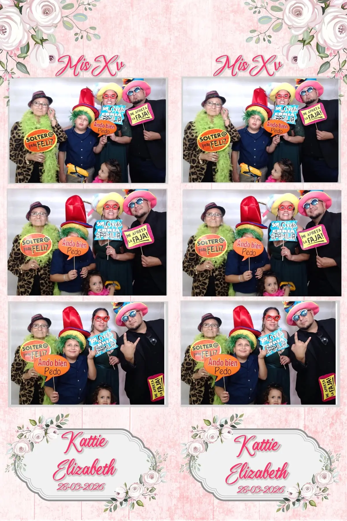 Invitados con sombreros y props en los XV años de Kattie Elizabeth